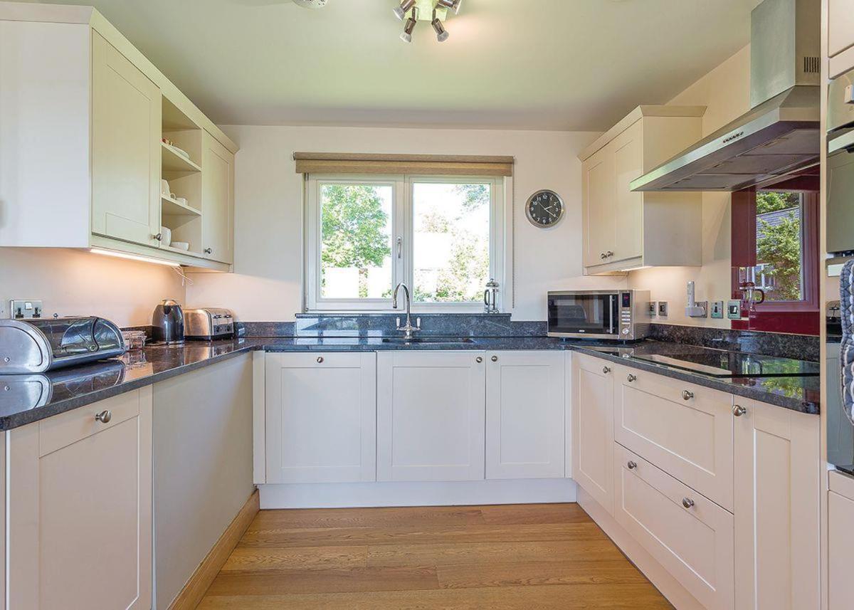 Swandown Lodges Chard Exterior foto